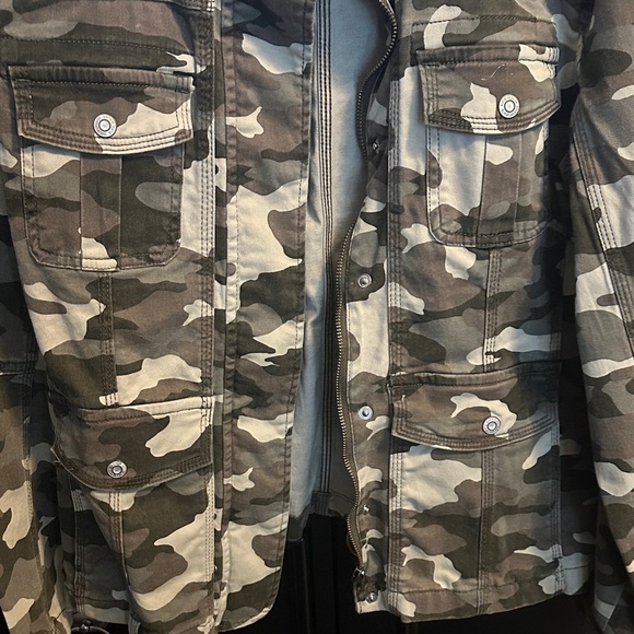 Kensie Women's Green Camouflage Field Jacket - Picture 4 of 6